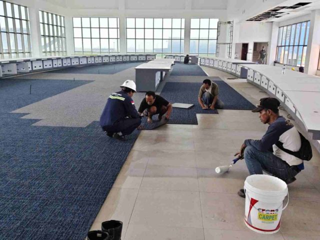 Pemasangan Karpet di Gedung Area Karawang, Lem Crona Carpet
